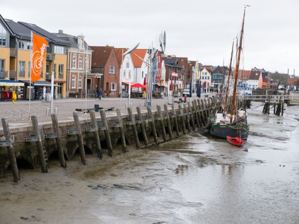 Husum, Ebbe